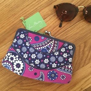 NWT ✨Vera Bradley Clutch in Boysenberry